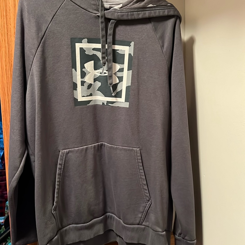 Mens Under Armour Camo lettering hoodie